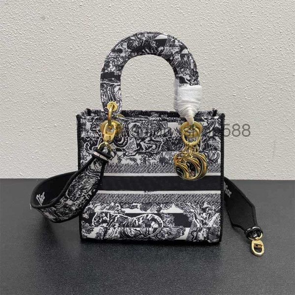 lady evening quality bags cross body embroidery designer mini conventional handbags vintage
lady evening quality bags cross body embroidery designer mini conventional handbags vintage