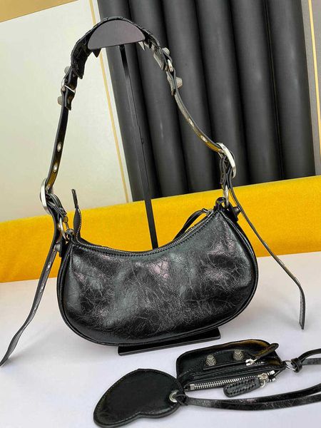 genuine leather handbag messenger bags woman shoulder cross body bag wallet locomotive's bags 004
genuine leather handbag messenger bags woman shoulder cross body bag wallet locomotive's bags 004