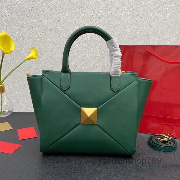 evening bags square tote bag plain shopping handbags purse women genuine leather metal rivet decorate shoulder crossbody bags quality
evening bags square tote bag plain shopping handbags purse women genuine leather metal rivet decorate shoulder crossbody bags quality