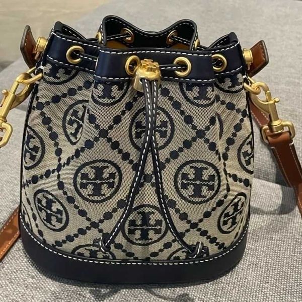 designer torysburchs bags tb medium jacquard bucket liu wen same old flower large capacity hand single shoulder messenger
designer torysburchs bags tb medium jacquard bucket liu wen same old flower large capacity hand single shoulder messenger