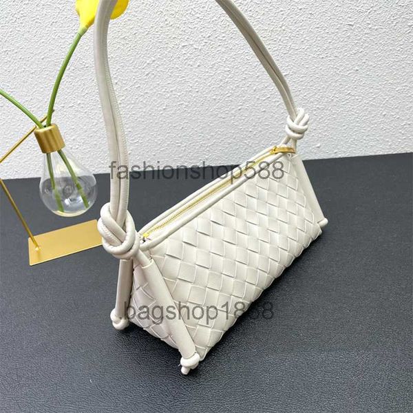 women's luxurys designer bags shoulder handbag mini handbags pocket woven bag women purse cardholder cow leather bag
women's luxurys designer bags shoulder handbag mini handbags pocket woven bag women purse cardholder cow leather bag