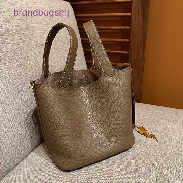bags herme 2021 new h family togo layer cowhide litchi pattern vegetable basket bucket bag large capacity hand-held women's
bags herme 2021 new h family togo layer cowhide litchi pattern vegetable basket bucket bag large capacity hand-held women's
