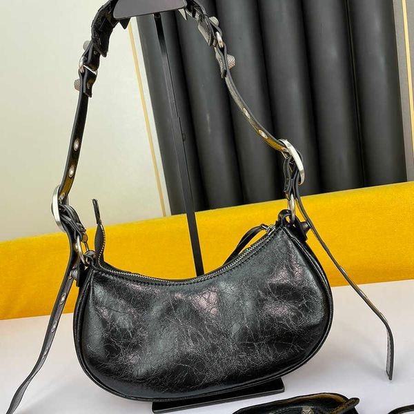 2022 women le cagole motorcycle shoulder bags luxury designers genuine leather crossbody clutch wallet purse pochette retro
2022 women le cagole motorcycle shoulder bags luxury designers genuine leather crossbody clutch wallet purse pochette retro
