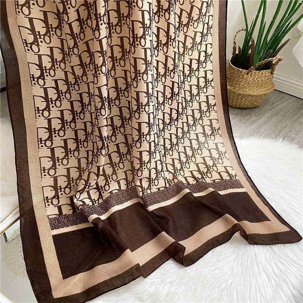 5700 2022 scarf women's summer versatile sunscreen big shawl letter new cotton hemp printing tourist holiday silk high version category, Blue;gray
5700 2022 scarf women's summer versatile sunscreen big shawl letter new cotton hemp printing tourist holiday silk high version category, Blue;gray