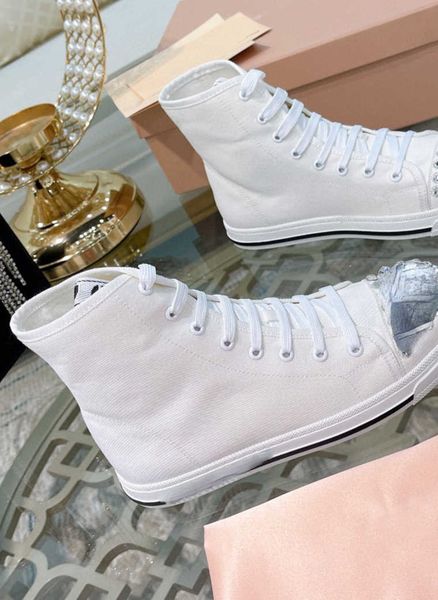flat shoes white dress autumn and winter new women's comfortable soled shoes fashion lace up sports and leisure, Black
flat shoes white dress autumn and winter new women's comfortable soled shoes fashion lace up sports and leisure, Black
