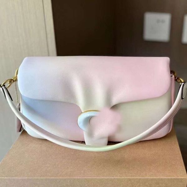 classic design ladies pillow shoulder bag white soft flap tote bag designer fashion small leather crossbody women's bags 2022
classic design ladies pillow shoulder bag white soft flap tote bag designer fashion small leather crossbody women's bags 2022