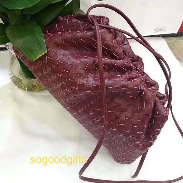 pouch designer bag bottegas handbags women venetas clutch bags weaving cloud bag 2022 new leather women's soft dumpling
pouch designer bag bottegas handbags women venetas clutch bags weaving cloud bag 2022 new leather women's soft dumpling
