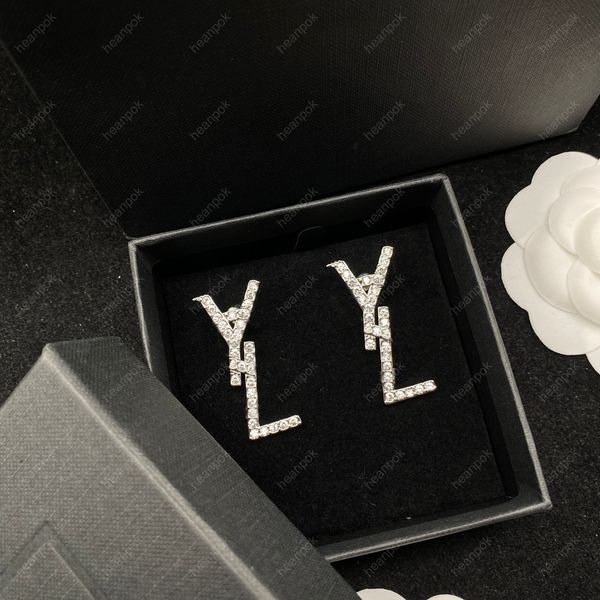 stud diamond stud earrings designer jewelry fashion silver earring for lady women party studs hoops wedding engagement for bride box 2022 t2, Golden;silver
stud diamond stud earrings designer jewelry fashion silver earring for lady women party studs hoops wedding engagement for bride box 2022 t2, Golden;silver