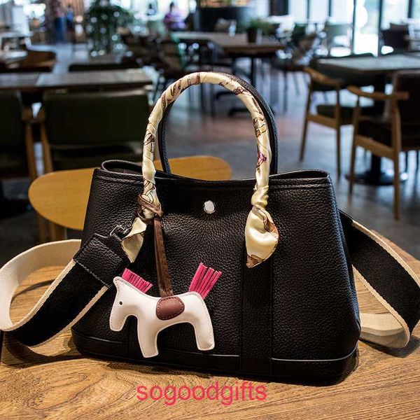 garden party bags women crossbody herme designer tote handbags 2022 new leather women's bag litchi pattern garden simple large c
garden party bags women crossbody herme designer tote handbags 2022 new leather women's bag litchi pattern garden simple large c
