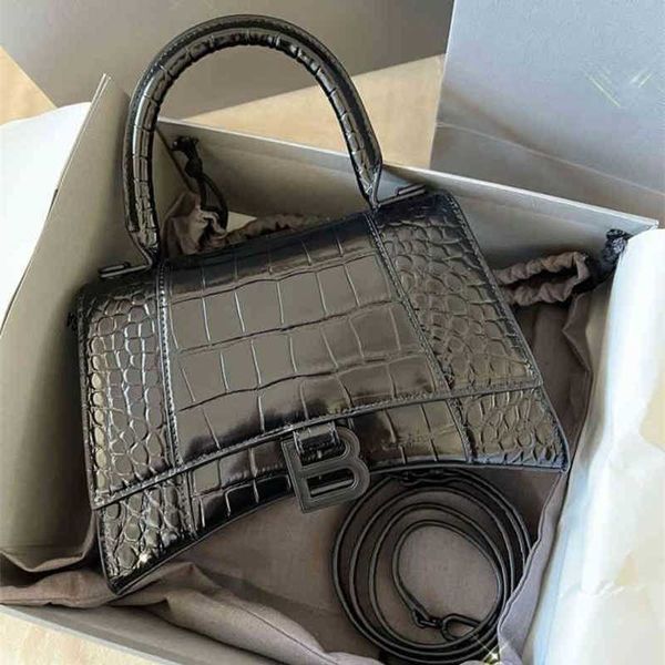 handbags crossbody balencaigass designer bags female autumn bag star same 2022 versatile home crocodile hourglass b-shaped leather diagonal
handbags crossbody balencaigass designer bags female autumn bag star same 2022 versatile home crocodile hourglass b-shaped leather diagonal