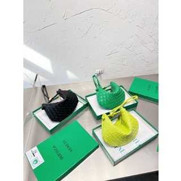 shoulder bag women crossbody bottage venates backpack purse handbags seam leather ladies metal chain classic woven messenger bag luxurys des
shoulder bag women crossbody bottage venates backpack purse handbags seam leather ladies metal chain classic woven messenger bag luxurys des