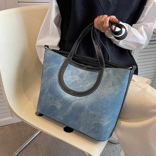 evening bags 2022 ladies retro large capacity shoulder bag fashion commuter versatile messenger handbag tote shopping
evening bags 2022 ladies retro large capacity shoulder bag fashion commuter versatile messenger handbag tote shopping