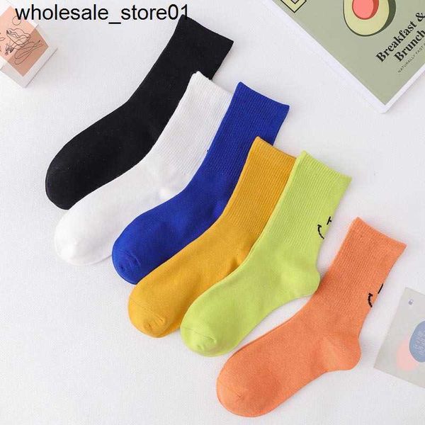 new men's socks designer b family fashion brand letter color medium tube cotton socks, Black
new men's socks designer b family fashion brand letter color medium tube cotton socks, Black