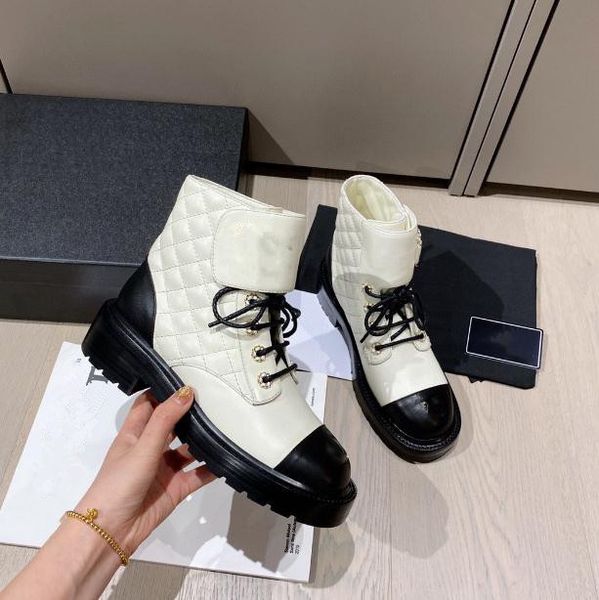 2022 luxury martin boots women's flat lace-up thermal buckle boot thick sole heightening all-match ladies short ankle boots, Black
2022 luxury martin boots women's flat lace-up thermal buckle boot thick sole heightening all-match ladies short ankle boots, Black
