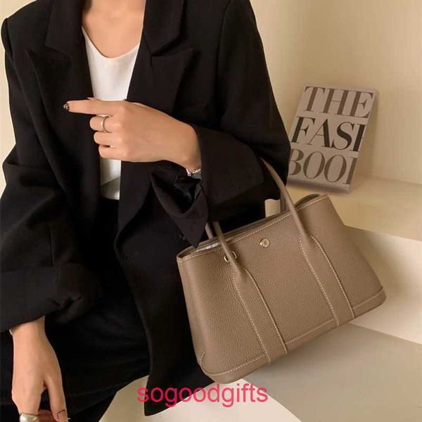 garden party bags women crossbody herme designer tote handbags 2022 large capacity tote bag cowhide women's bag single shoulder
garden party bags women crossbody herme designer tote handbags 2022 large capacity tote bag cowhide women's bag single shoulder