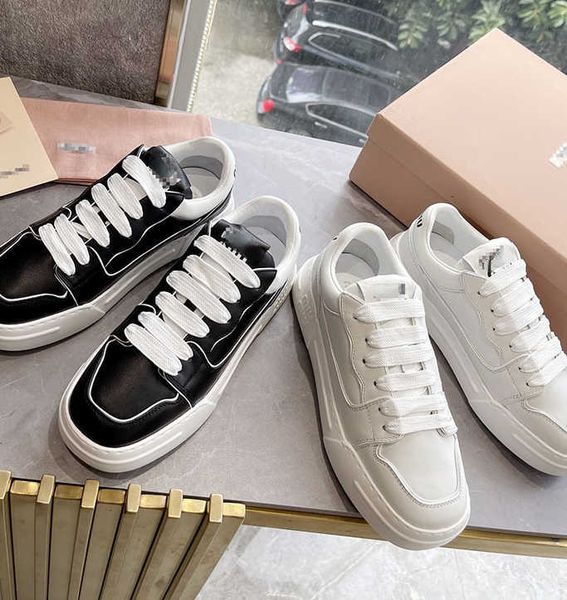 shoes high version dress 2022 new white women's muffin thick soled shoes square head casual black and white
shoes high version dress 2022 new white women's muffin thick soled shoes square head casual black and white