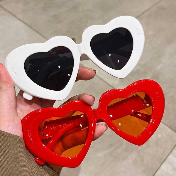 new multicolored heart shape sunglasses trendy fashion female party shades personalized vintage brand designer eyewear 0928, White;black
new multicolored heart shape sunglasses trendy fashion female party shades personalized vintage brand designer eyewear 0928, White;black