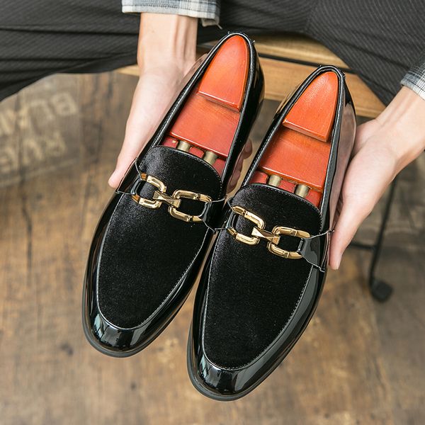 fashionable leather shoes classic fashion designers latest style black comfortable antiskid soft sole light breathable patent leather shiny, Red;white
fashionable leather shoes classic fashion designers latest style black comfortable antiskid soft sole light breathable patent leather shiny, Red;white