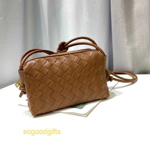 pouch designer bag bottegas handbags women venetas clutch bags the new product 2022 is simple and fashionable. hand bag woven small square l
pouch designer bag bottegas handbags women venetas clutch bags the new product 2022 is simple and fashionable. hand bag woven small square l