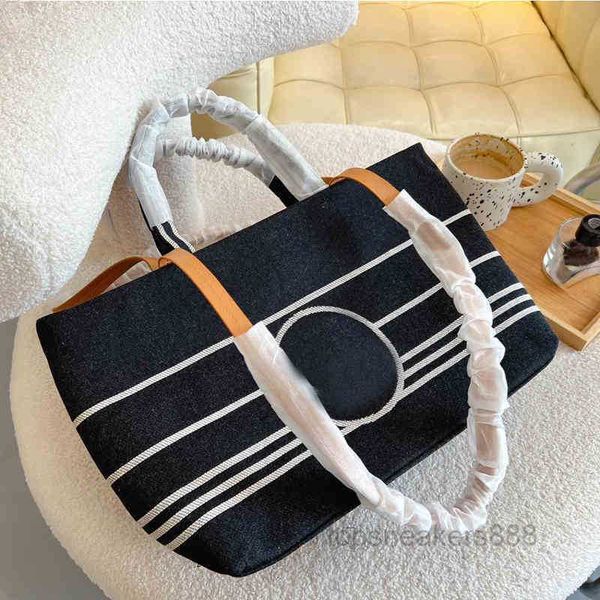 evening bags designer tote bag women canvas crossbody handbags striped letters shoulder purse lady shopping purse
evening bags designer tote bag women canvas crossbody handbags striped letters shoulder purse lady shopping purse