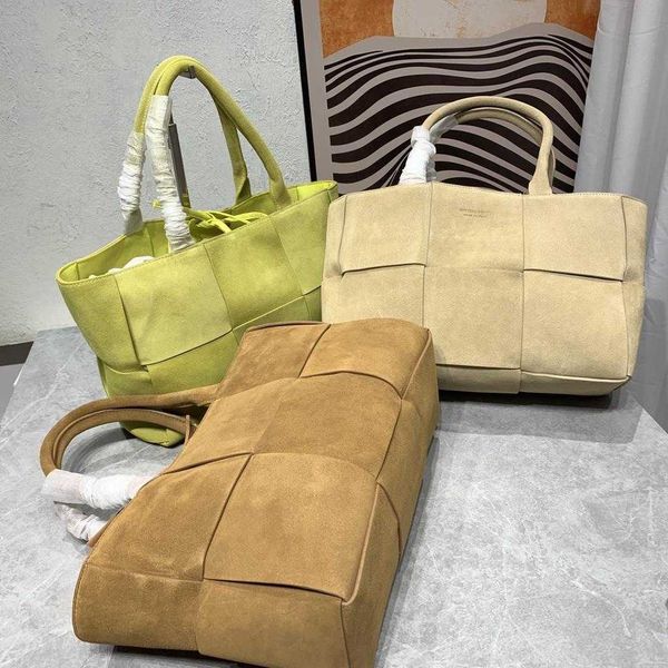shoulder bag women crossbody bottage venates backpack purse handbags seam leather ladies metal chain classic woven messenger bag luxurys des
shoulder bag women crossbody bottage venates backpack purse handbags seam leather ladies metal chain classic woven messenger bag luxurys des