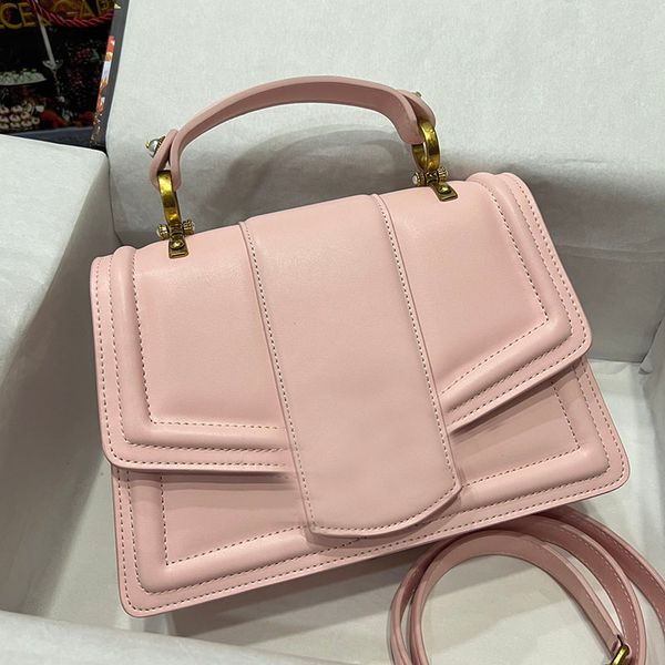 totes style luxury letter decoration totes cowhide material shoulder bags 5538 size 27 18 8cm
totes style luxury letter decoration totes cowhide material shoulder bags 5538 size 27 18 8cm