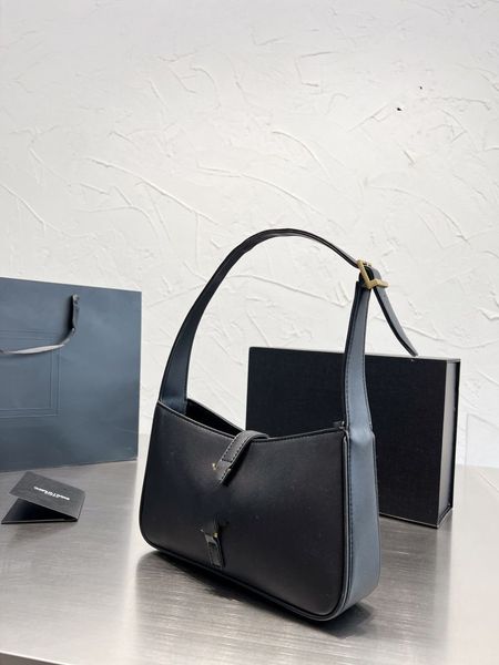 fashion plain handbag designer womens underarm bags shoulder bag leather material designers tote bag simple handbags with box
fashion plain handbag designer womens underarm bags shoulder bag leather material designers tote bag simple handbags with box