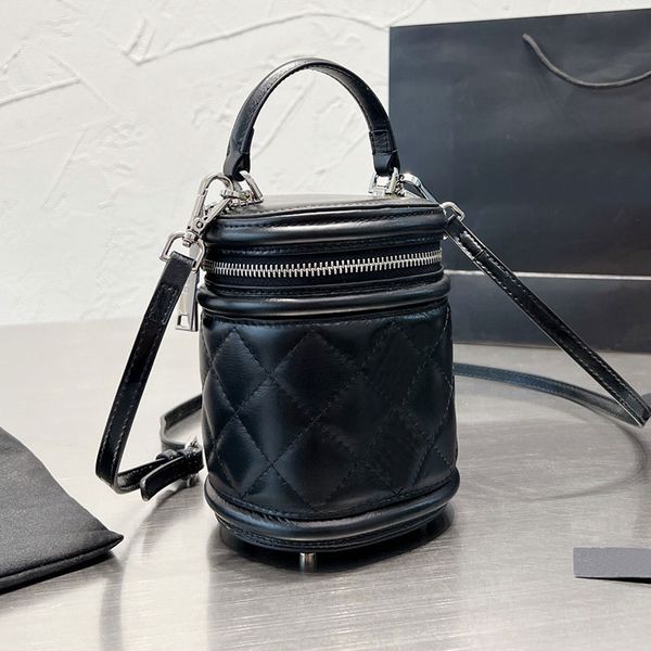 drawstring bag quilting handbags women genuine leather cross body shopping single shoulder cosmetic bags tote handbag purse fashion letter
drawstring bag quilting handbags women genuine leather cross body shopping single shoulder cosmetic bags tote handbag purse fashion letter
