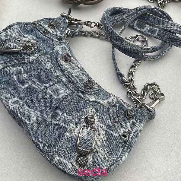 designer shoulder bags balencigas genuine leather le cagole motorcycle bag net red women's bag fashion casual denim jacquard chain moto
designer shoulder bags balencigas genuine leather le cagole motorcycle bag net red women's bag fashion casual denim jacquard chain moto