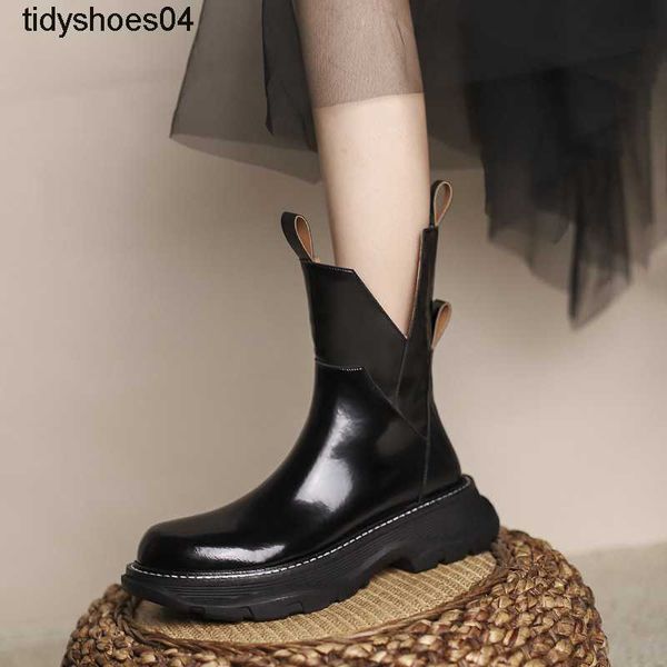 mcqueens classics english martin boots black white women's black thick sole autumn and winter 2022 new long slender boots no more than
mcqueens classics english martin boots black white women's black thick sole autumn and winter 2022 new long slender boots no more than