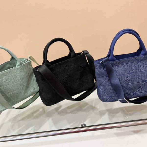 shoulder bag women handbags designers ladies shoppers tote bags designer handbag fashion purses triangle classic crossbody 0406
shoulder bag women handbags designers ladies shoppers tote bags designer handbag fashion purses triangle classic crossbody 0406