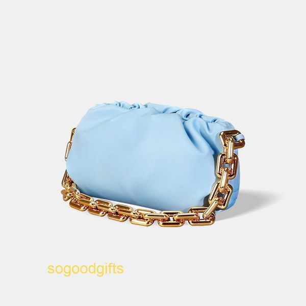 pouch designer bag bottegas handbags women venetas clutch bags wind atmosphere thick chain large capacity magnetic clip
pouch designer bag bottegas handbags women venetas clutch bags wind atmosphere thick chain large capacity magnetic clip