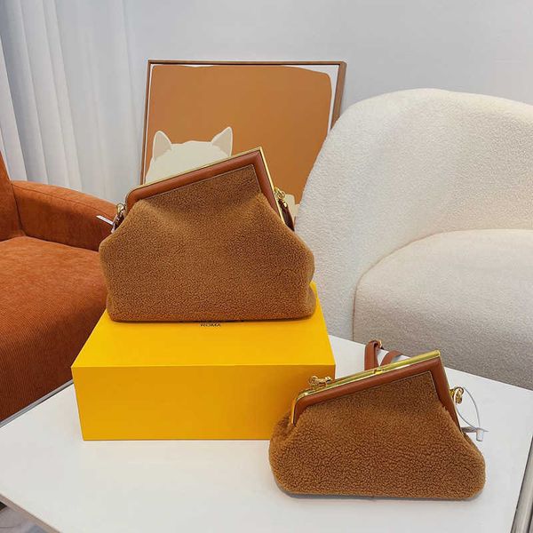 totes fenbag first designer tote bag plush clip winter designers handbag women shopping handle shoulder crossbody s purse 221029
totes fenbag first designer tote bag plush clip winter designers handbag women shopping handle shoulder crossbody s purse 221029