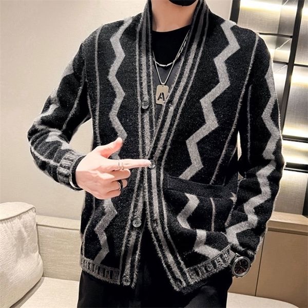 mens sweaters contrasting stripes men cardigan fashion fall winter designer cardigan plus size england style spliced cardigan knit jacket 22, White;black
mens sweaters contrasting stripes men cardigan fashion fall winter designer cardigan plus size england style spliced cardigan knit jacket 22, White;black