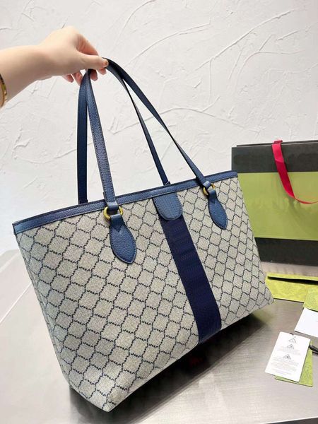 large capacity shopping bags 2022 totes luxurys designers shoulder bag fashion women tote leather printed handbags crossbody clutch wallet c
large capacity shopping bags 2022 totes luxurys designers shoulder bag fashion women tote leather printed handbags crossbody clutch wallet c