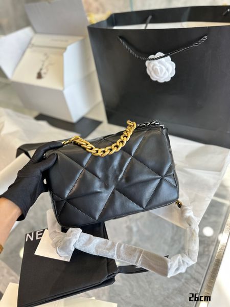 autumn and winter 2022 new single shoulder underarm bag fashion versatile small popular premium chain handheld commuter square bag
autumn and winter 2022 new single shoulder underarm bag fashion versatile small popular premium chain handheld commuter square bag