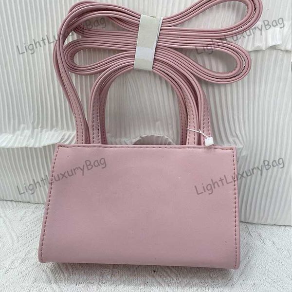 light luxury elegant shoulder bag designer leather simple wallet commute crossbody for women classic famous brand shopping purses 220205
light luxury elegant shoulder bag designer leather simple wallet commute crossbody for women classic famous brand shopping purses 220205