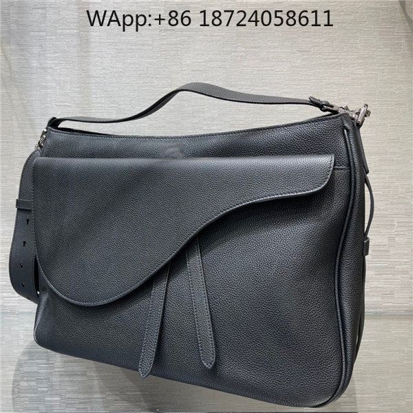 classic men's bag 7a high-end custom quality postman fashion business casual metallic accessories with long straps
classic men's bag 7a high-end custom quality postman fashion business casual metallic accessories with long straps