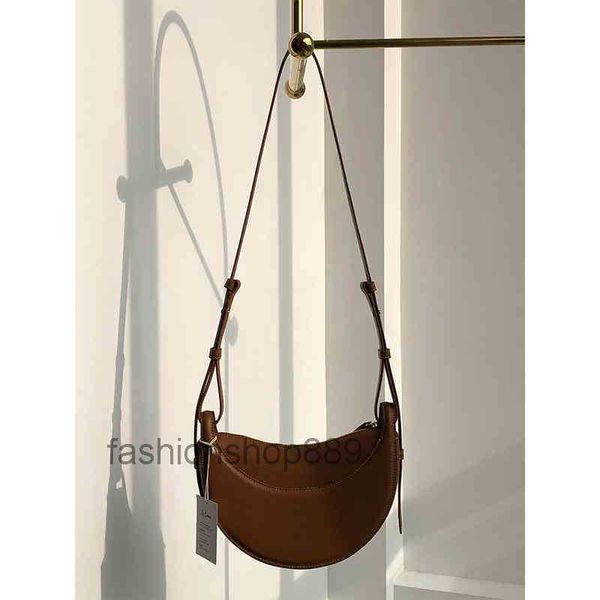 tote bag french bag polene paris niche design high-grade texture messenger crescent bag women's leather armpit saddle
tote bag french bag polene paris niche design high-grade texture messenger crescent bag women's leather armpit saddle