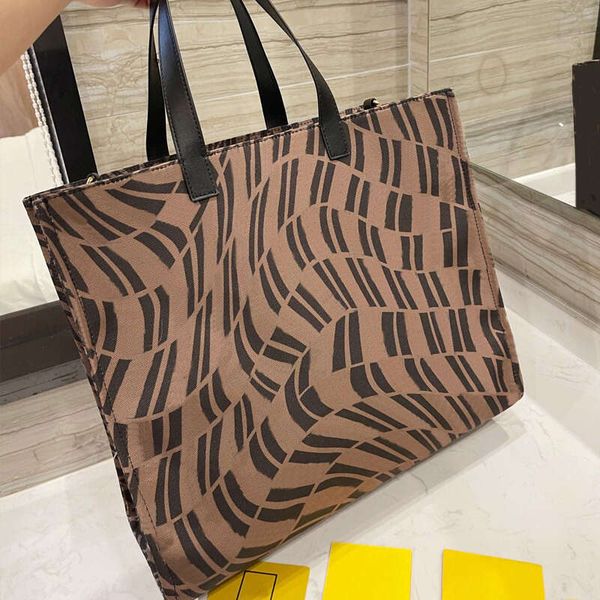 luxury saddle crossbody fends bags for womens multicolor handbag designer sling baguette the tote bag shoulder purses woman 7a fashion walle
luxury saddle crossbody fends bags for womens multicolor handbag designer sling baguette the tote bag shoulder purses woman 7a fashion walle