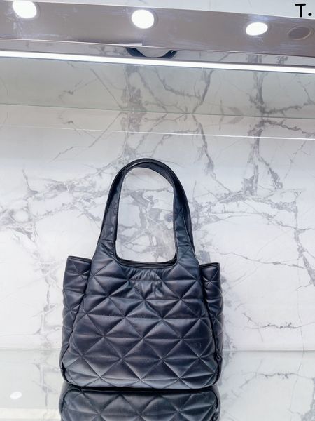 22ss large capacity ladies shopping bag classic designer luxury brand women beautiful tote bag geometric design letter fashion women's
22ss large capacity ladies shopping bag classic designer luxury brand women beautiful tote bag geometric design letter fashion women's