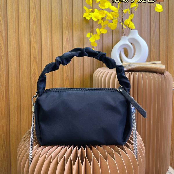 fashion bags nylon bag designer hobo casual lady totes handbags brand designer large-capacity tote sports girl style handbag
fashion bags nylon bag designer hobo casual lady totes handbags brand designer large-capacity tote sports girl style handbag