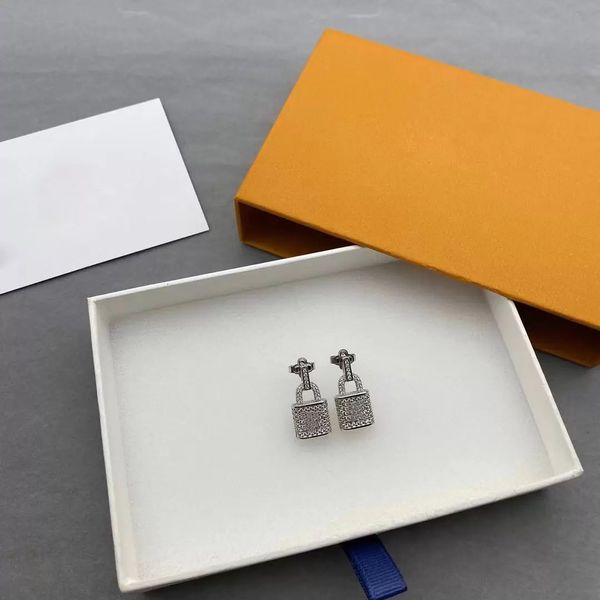 designer mix wholesale mini tiny lock love letter stud earring stainess steel 18k rose gold silver studs earrings luxury women wedding party, Golden;silver
designer mix wholesale mini tiny lock love letter stud earring stainess steel 18k rose gold silver studs earrings luxury women wedding party, Golden;silver