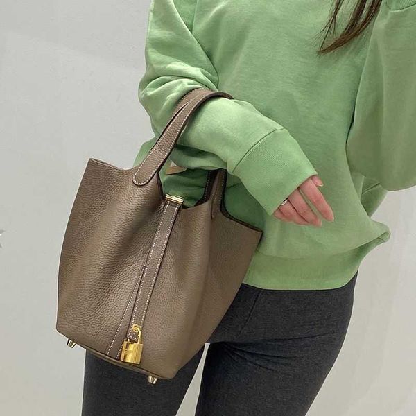 leather original quality handbag hemees picotins designer bags lock bag bag new fashion leather h food basket women's soft cowhide togo
leather original quality handbag hemees picotins designer bags lock bag bag new fashion leather h food basket women's soft cowhide togo