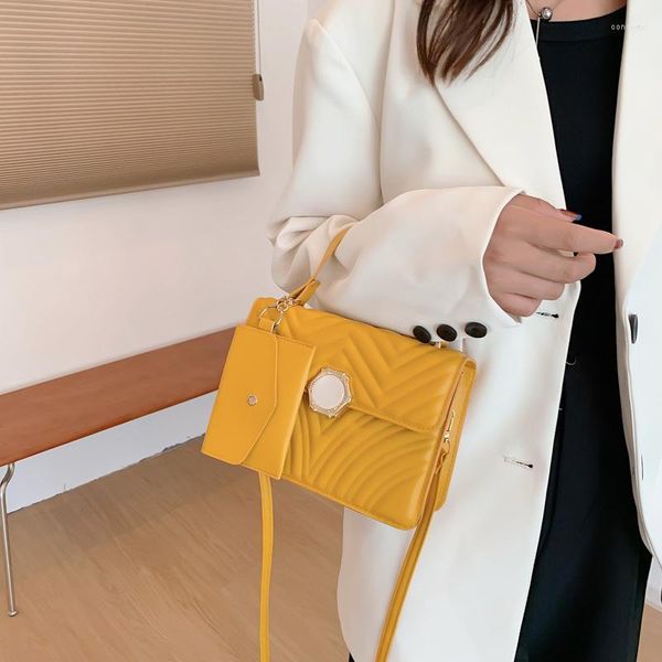 evening bags 2022 fashion women's high sense niche design single shoulder messenger girl's outdoor traveling handbag
evening bags 2022 fashion women's high sense niche design single shoulder messenger girl's outdoor traveling handbag