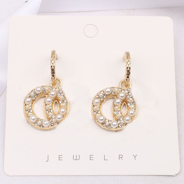 18k gold plated s925 silver luxury brand designers double letters stud c geometric round classic women crystal rhinestone pearl earring wedd, Golden;silver
18k gold plated s925 silver luxury brand designers double letters stud c geometric round classic women crystal rhinestone pearl earring wedd, Golden;silver
