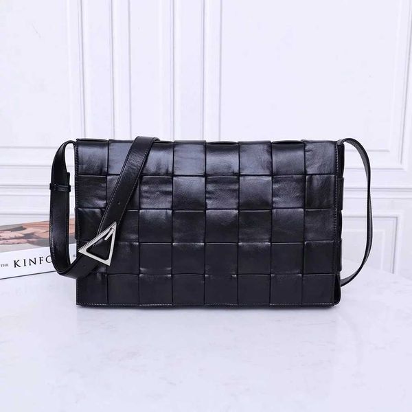 shoulder bag women crossbody bottage venates backpack purse handbags seam leather ladies metal chain classic woven messenger bag luxurys des
shoulder bag women crossbody bottage venates backpack purse handbags seam leather ladies metal chain classic woven messenger bag luxurys des