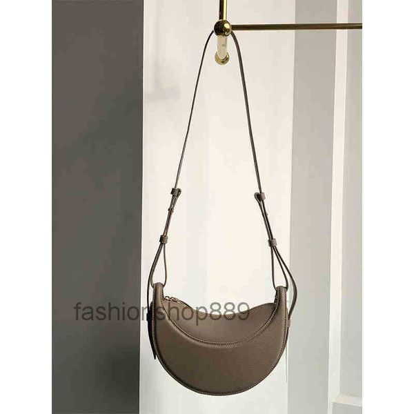 bag polene french paris niche design high-grade texture messenger crescent bag women's leather armpit saddle tvtt
bag polene french paris niche design high-grade texture messenger crescent bag women's leather armpit saddle tvtt