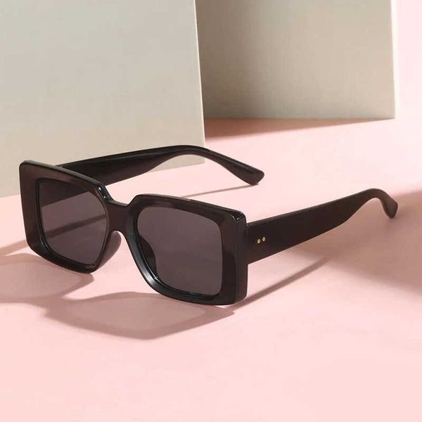 2022 rectangle vintage sunglasses women brand designer oversize square drive sun glasses female lady fishing eyewear uv400 0928, White;black
2022 rectangle vintage sunglasses women brand designer oversize square drive sun glasses female lady fishing eyewear uv400 0928, White;black