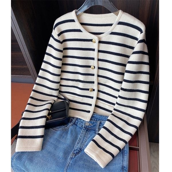 women's knits tees limiguyue striped cardigan women gold buckle knitted short coat loose classic o-neck elegant autumn winter sweater c, White
women's knits tees limiguyue striped cardigan women gold buckle knitted short coat loose classic o-neck elegant autumn winter sweater c, White